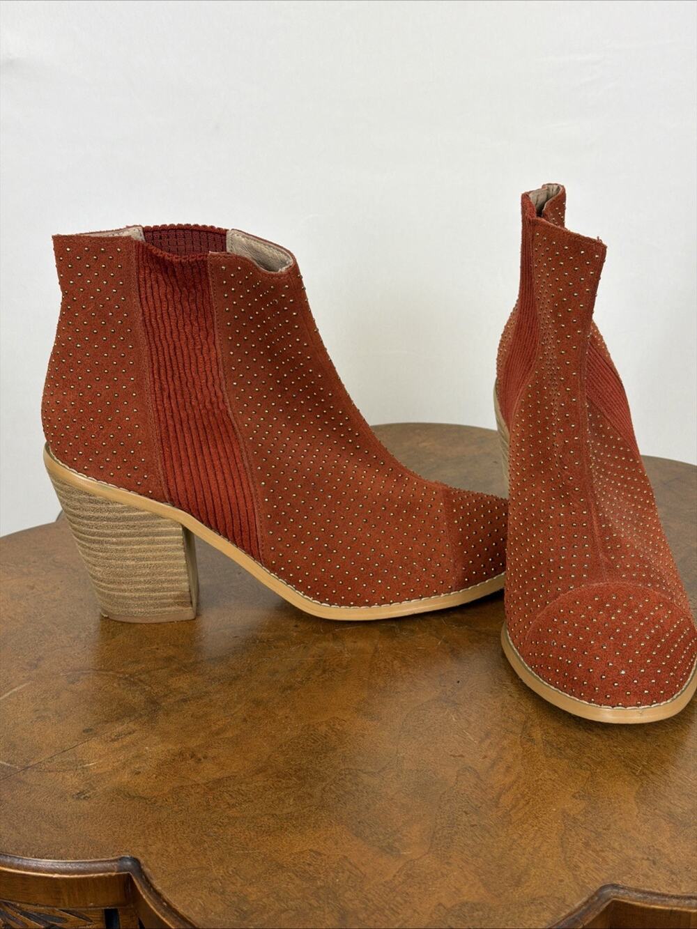 Anthropologie Terracotta Suede Ankle Boots Gold Studs Stacked Heel 8.5 Boho Rust